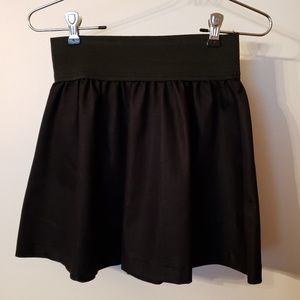 💜 Miley Cyrus & Max Azria Black Skater Skirt